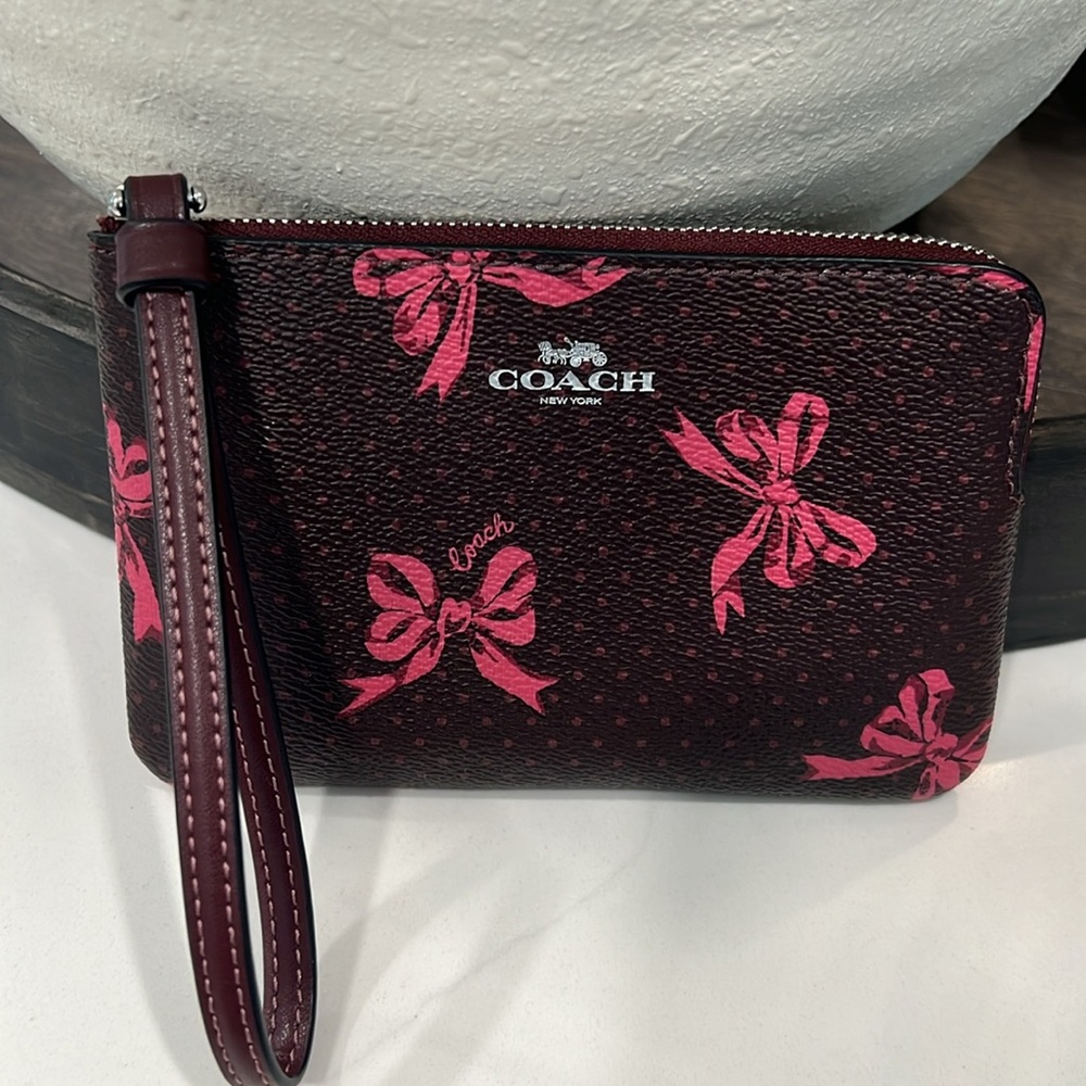 🎀Coach🎀 Wristlet 🎀 - Picture 9 of 16